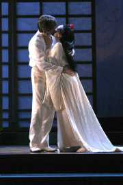Pinkerton (tenor Gerard Powers) and Butterfly (soprano Kelly Kaduce), Madama Butterfly, Boston Lyric Opera, 2006