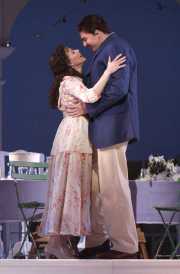 Adina (soprano Maria Kanyova) and Nemorino (tenor Eric Cutler), L'eliser d'amore, Boston Lyric Opera, 2008