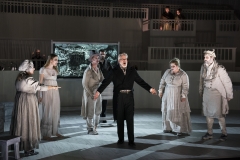 THE GREATER GOOD -- Dr. Knox (Bill Burden, center) defends his immoral actions in the service of “the greater good” in Boston Lyric Opera’s world premiere production of THE NEFARIOUS, IMMORAL BUT HIGHLY PROFITABLE ENTERPRISE of MR. BURKE and MR. HARE by composer Julian Grant and librettist Mark Campbell. Runs Nov 8-12; details at BLO.org.