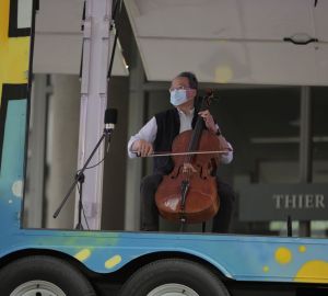 Yo-Yo Ma performs on BLO’s Street Stage at MGH