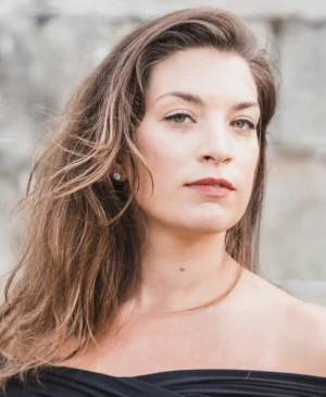 Carley DeFranco headshot